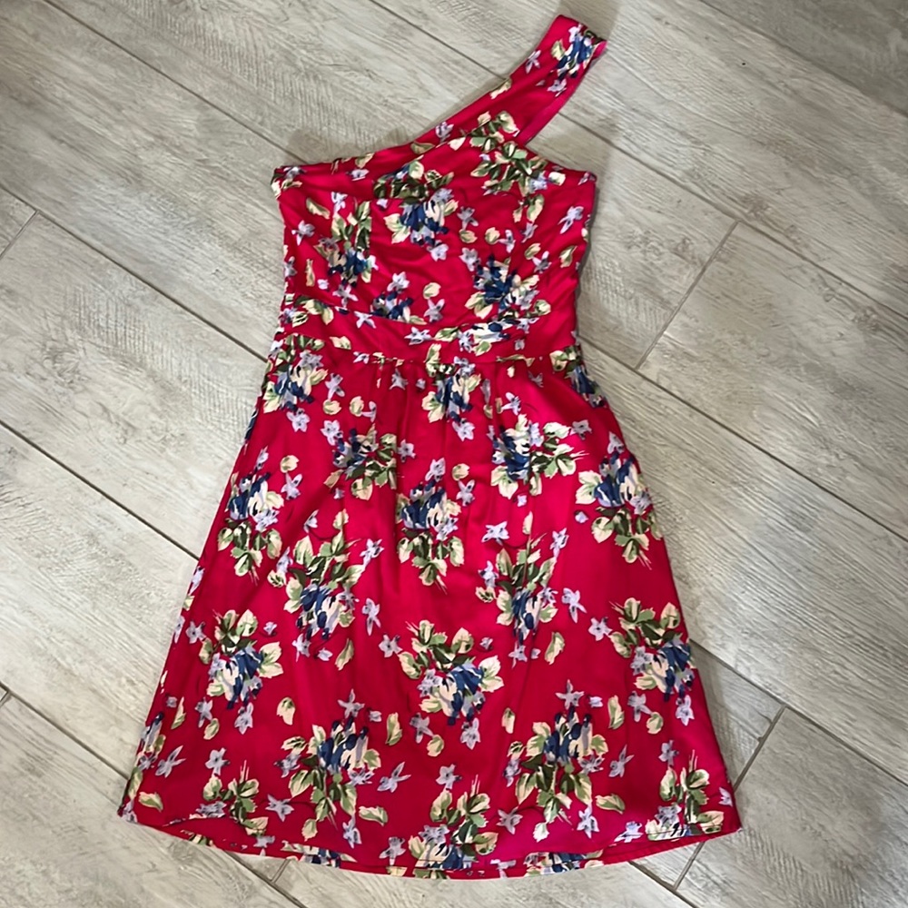 Emmelee Flower Patterned One-Shoulder Dress